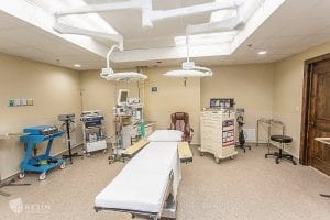 Madison Avenue Surgery Center operating room, including a table and surgical equipment